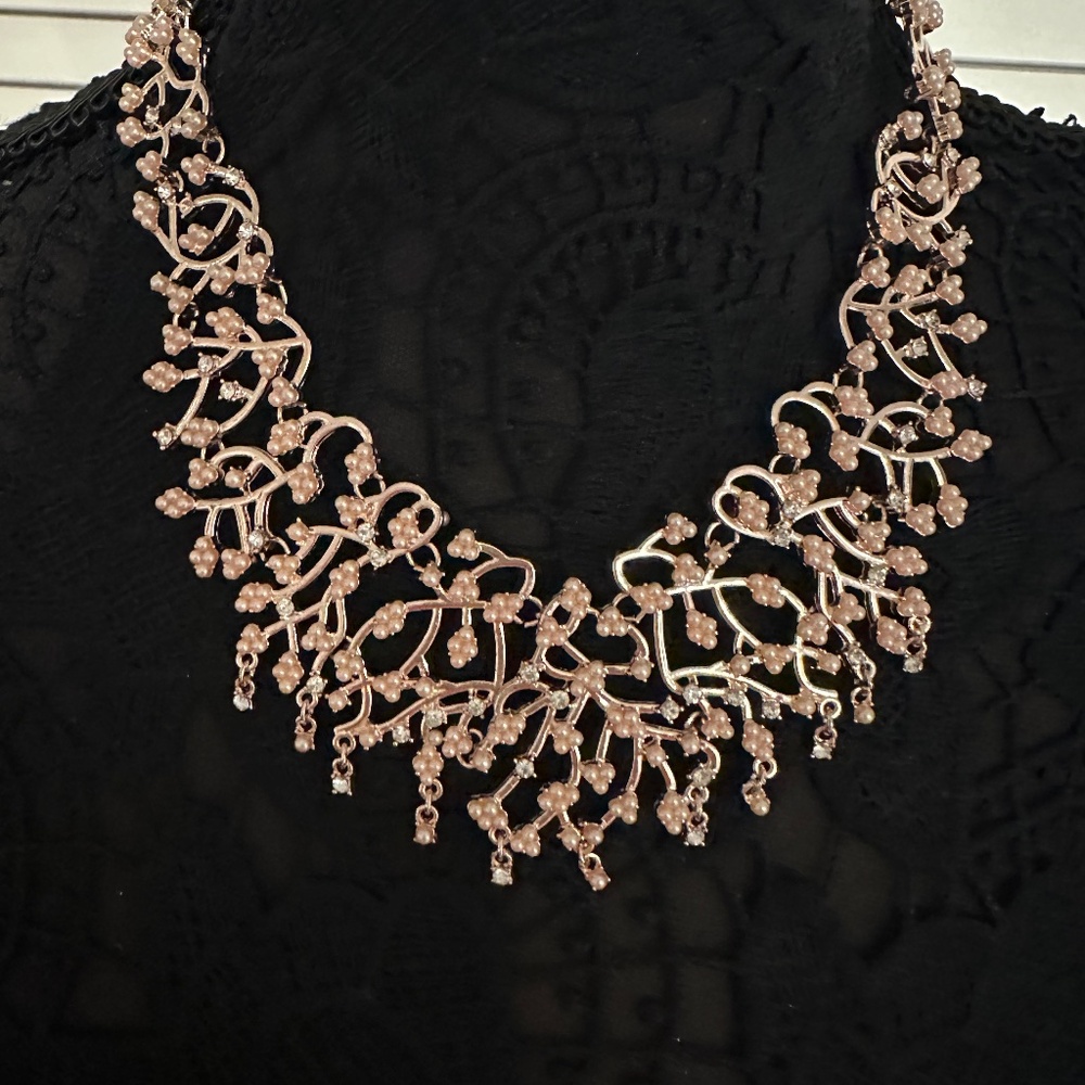 Inc Coral Looking Collar Necklace